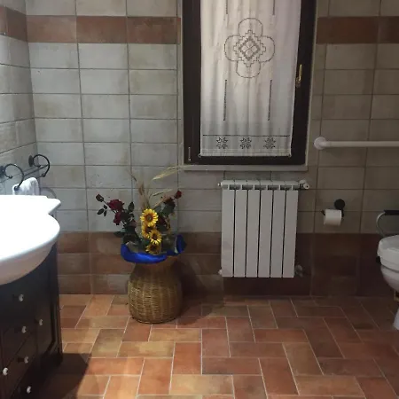 Il Girasole לינה וארוחת בוקר 3*